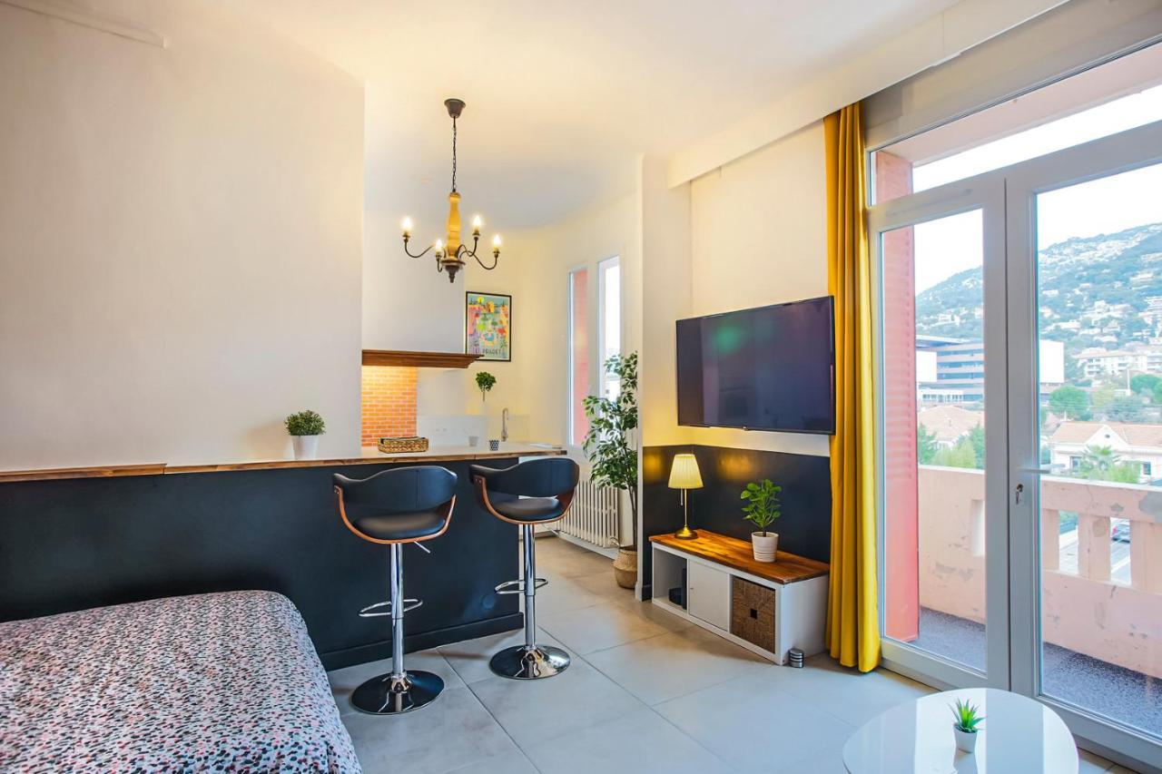 #3 Centre, Balcon, Lumineux, Stationnement Facile, Confort Apartment Toulon