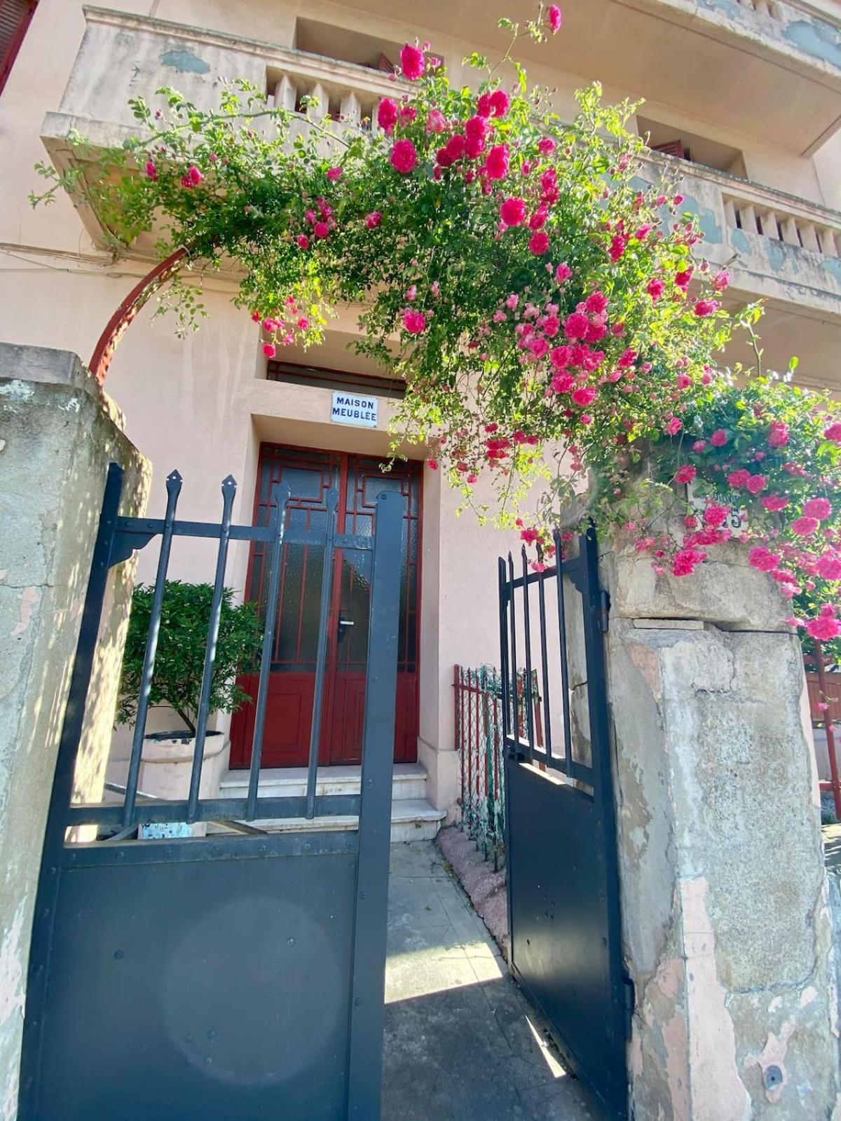#3 Centre, Balcon, Lumineux, Stationnement Facile, Confort Apartment Toulon